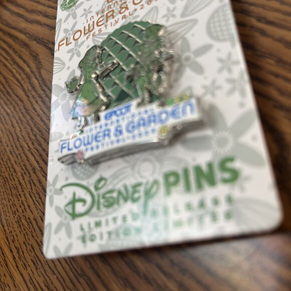 2024 Disney Parks EPCOT Flower & Garden Festival Alice In Wonderland Topiary Pin - Picture 4 of 6